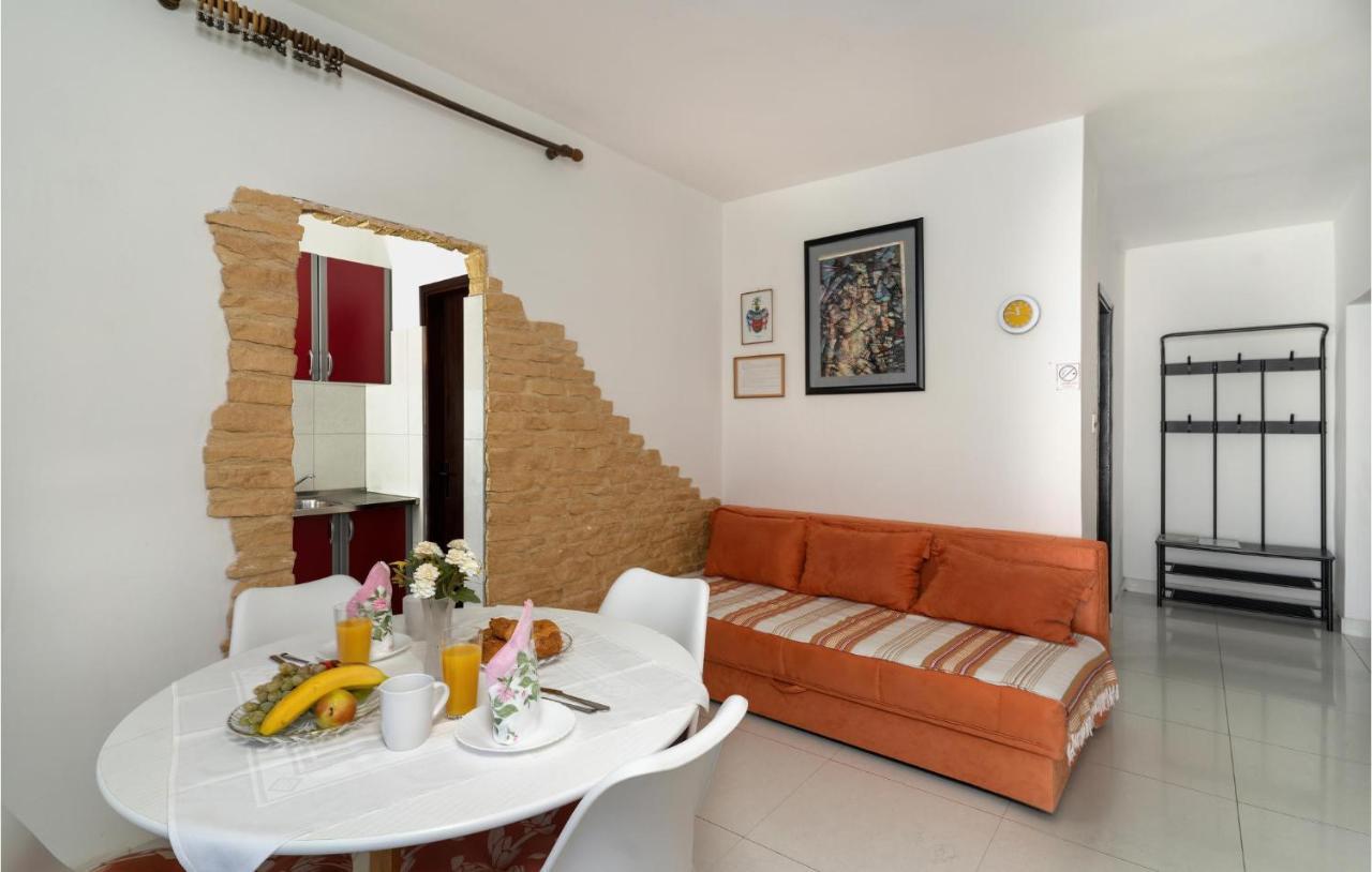 Cozy Apartment In Krk With Kitchen Krk Town Eksteriør bilde